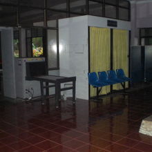 空港内の保安設備は、日本製ですが、稼働している部分は少ないか