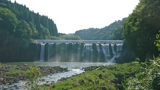 産業遺跡の滝