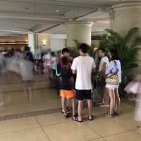 チェックアウト長蛇の列