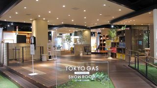 マークイズみなとみらいの4階にあり