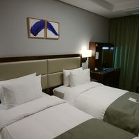 ベッドの間隔は狭い