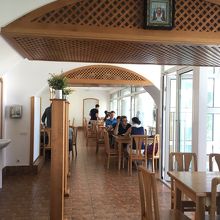 レストランもあり