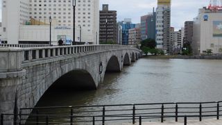 信濃川にかかる、重要文化財に指定された橋