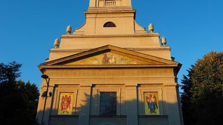 服装チェックが厳しい