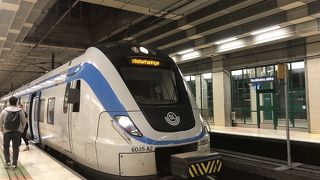 ピンクラインはStockholm City駅を通過