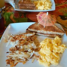 スクランブルとかポテトとか選べます。