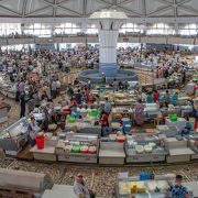 土産探しは難航