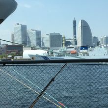 お席からはみなとみらいの景色が見えていました