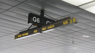 窓口でどの番号の乗り場から乗りたいバスがでるのかを確認しておけば安心です