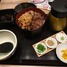 三色まぶし御膳：1382円