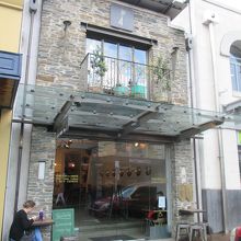 ２階もカフェレストランになってました