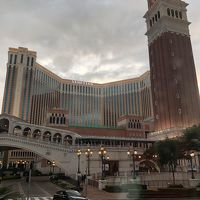 気品あふれる巨大ホテル