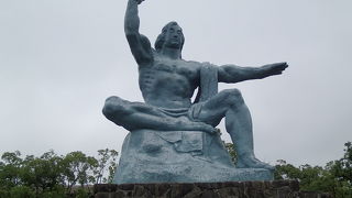 厳粛な気持ちで訪問してほしいです