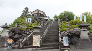 伊達家の祈願所として創建されたお寺