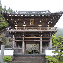 仏木寺の山門