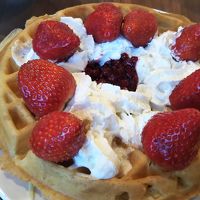 朝食時、自分で作ったワッフル