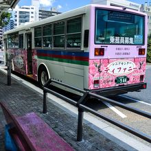 守山駅停車中の木浜線バス。