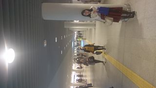 札幌駅から大通公園までの大きな地下道