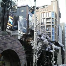 年末に向けてSLが雪やライトで飾られてました