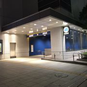 キレイな駅です
