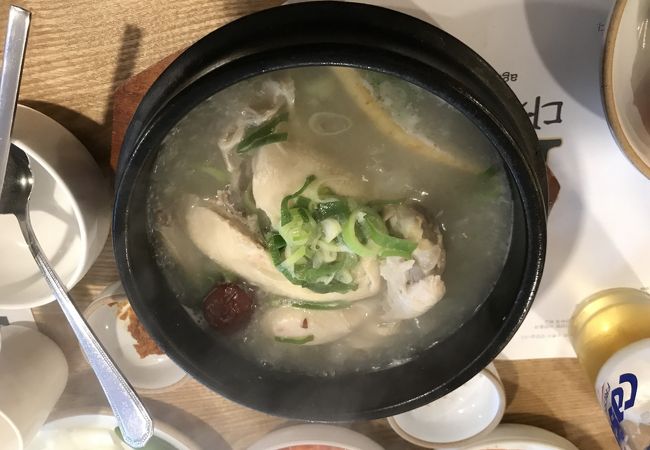 参鶏湯　西面ならここです。