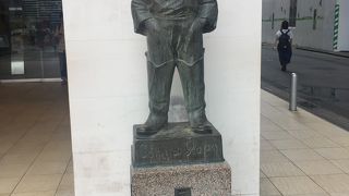 朝のマドロス少年像をパシャ！