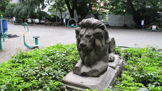 子供遊具と健康器具が充実してます。