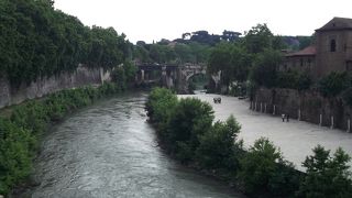 テヴェレ川の中州島
