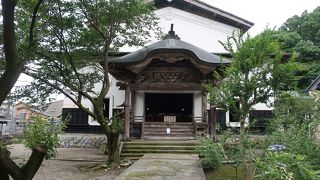 土蔵造りの本堂