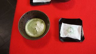 見学がすんだら、抹茶とおまんじゅう