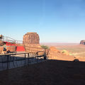 部屋の目の前に憧れのモニュメントバレーが、、、夕陽、星景写真を撮りたいならここを絶対選ぶべし！
