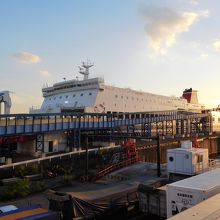 夕暮れのフェリー