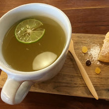 お茶を使わないお茶。甘い