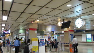 日本と同じく普通のように地下鉄乗車よー