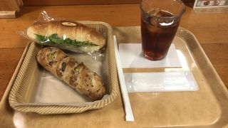 駅前のイートイン