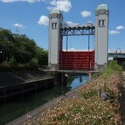 宇治川との水位調節　短いスエズ運河の様なものです