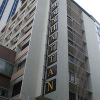 幹線道路沿い、ＢＴＳとＭＲＴの駅に近く、とても便利な場所です