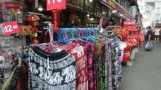 衣料店の多い通りでした