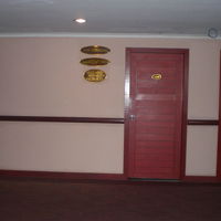 客室とは違い、廊下は、やや暗い感じがします。古くなったのかも