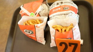 モッツァバーガー、おいしい！