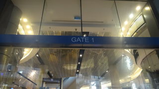 空港をイメージしたショッピングモール