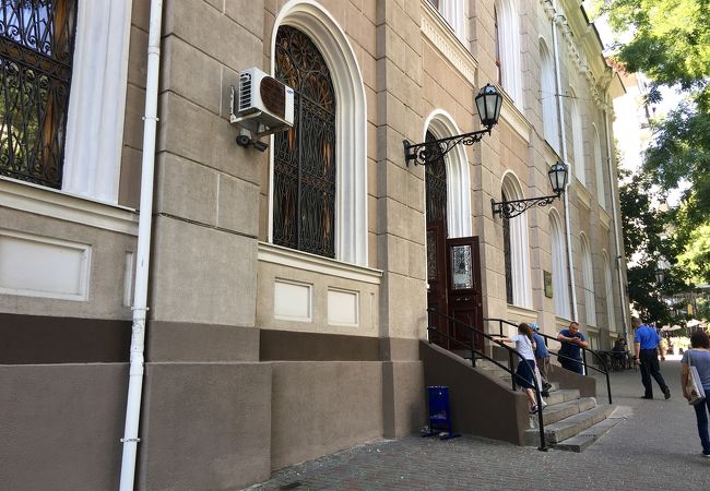 オデッサ市街地の真ん中を東西に横切る通り