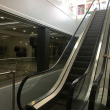 地下モールの入口