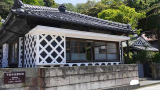 なまこ壁の民家を見学