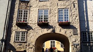 悲しい伝説がある城門