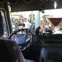 バス車窓から見たターミナル