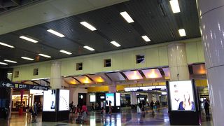 高速鉄道が止まる駅です。