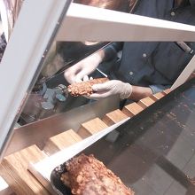 クリーム、ケチらないでください・・・