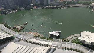 宿泊客以外も無料で展望できる最高のデッキ