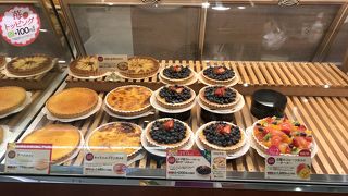 シャポー小岩の中にあるFLO